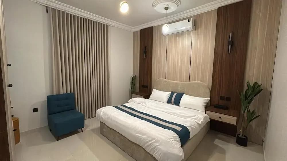 2 Bedrooms Apartment