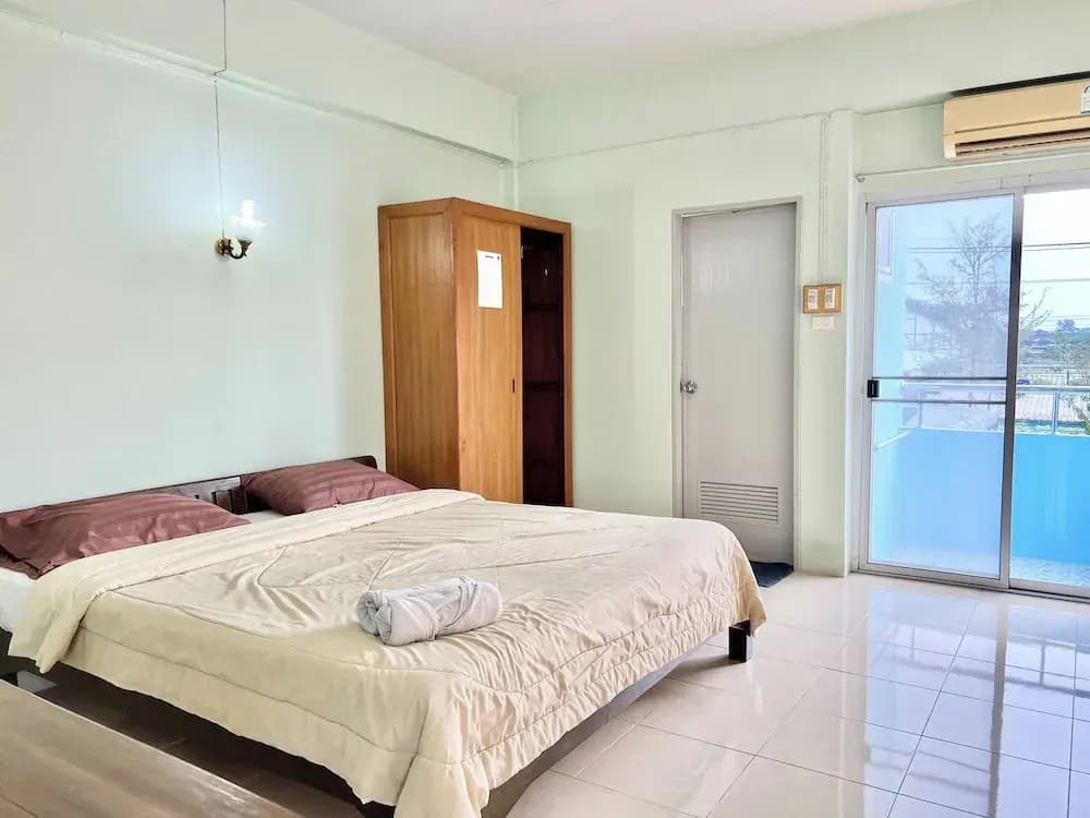 Deluxe Double room with balcony full double bed
