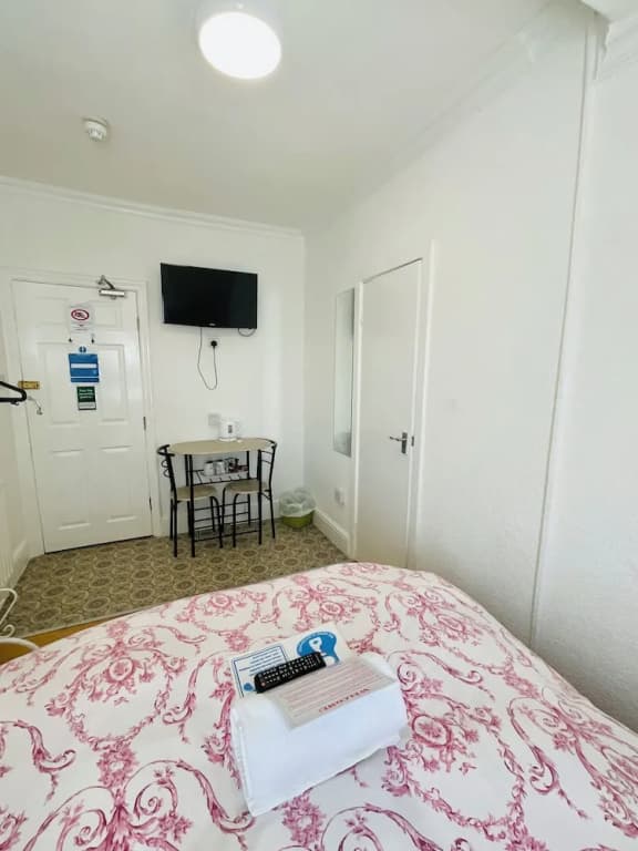 Economy Double room full double bed