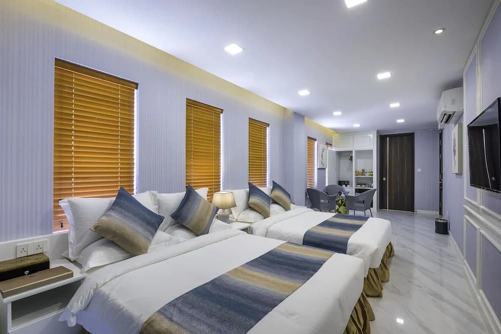 Standard Quadruple Family room