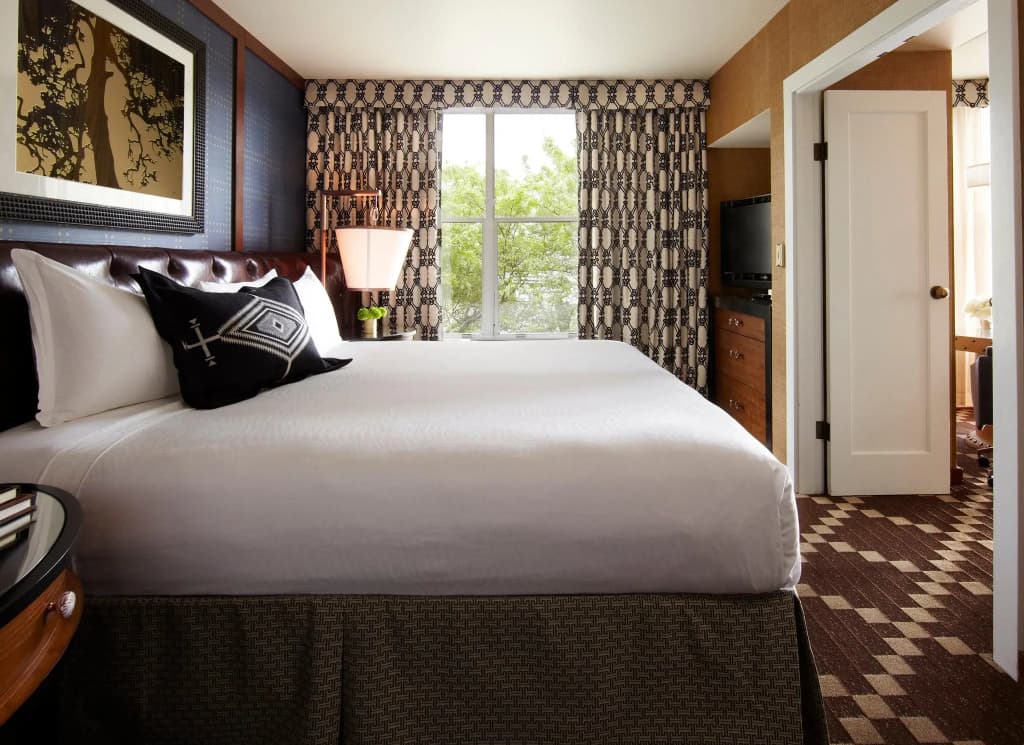 1 Bedroom Double Suite full double bed