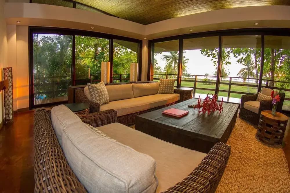 Deluxe Double Suite with balcony and with ocean view full double bed