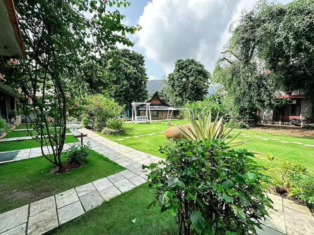 Deluxe Double room with balcony and with garden view full double bed