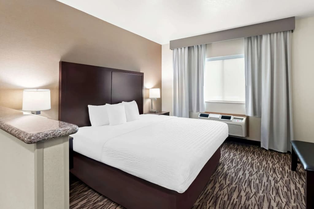 Double Suite full double bed