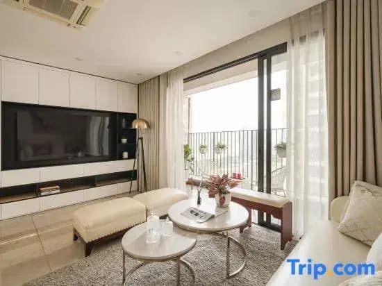 3 Bedrooms Apartment with balcony