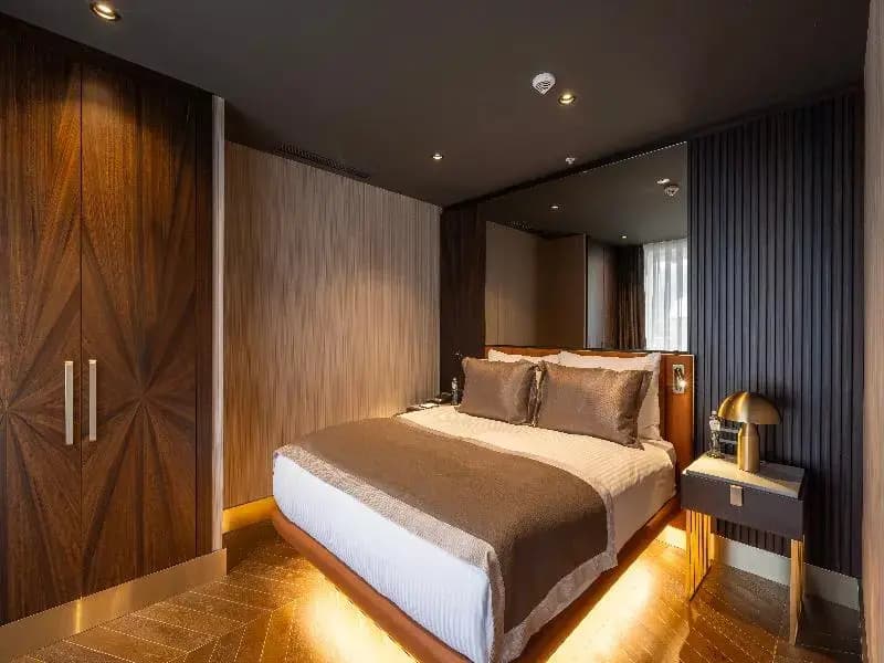 1 Bedroom Premier Suite with balcony