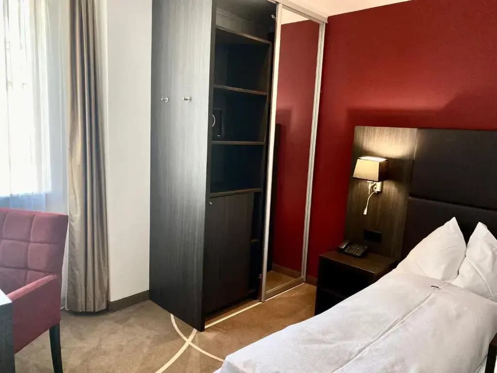 Comfort room