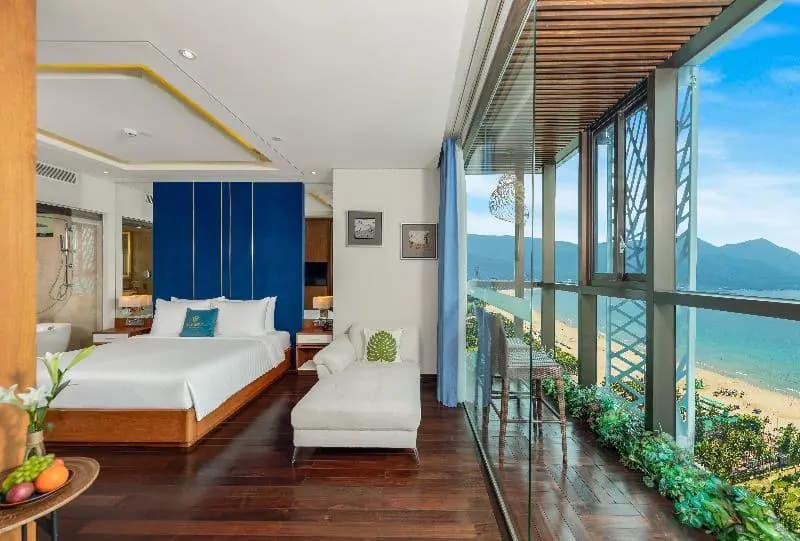 Double Suite with balcony full double bed
