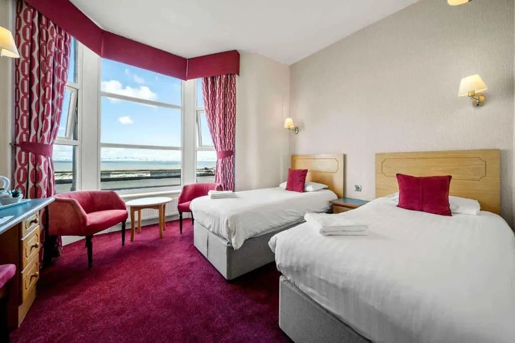 Standard Double room with sea view twin beds