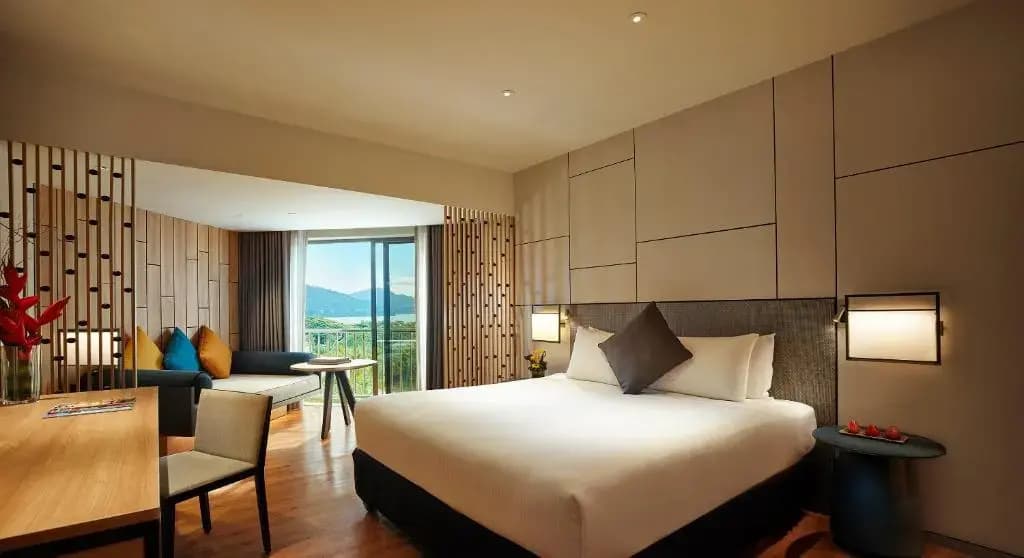 Deluxe Double room with partial sea view full double bed