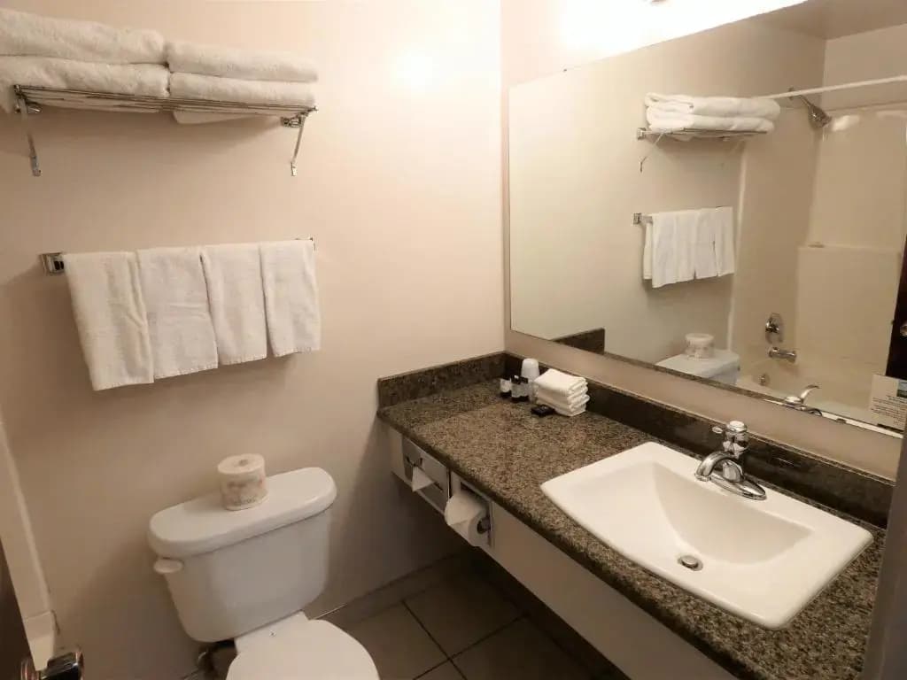 Quintuple Family Suite