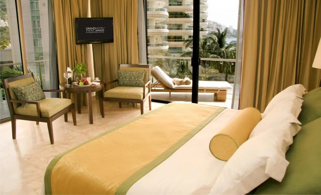 Double Family Club Suite with ocean view full double bed