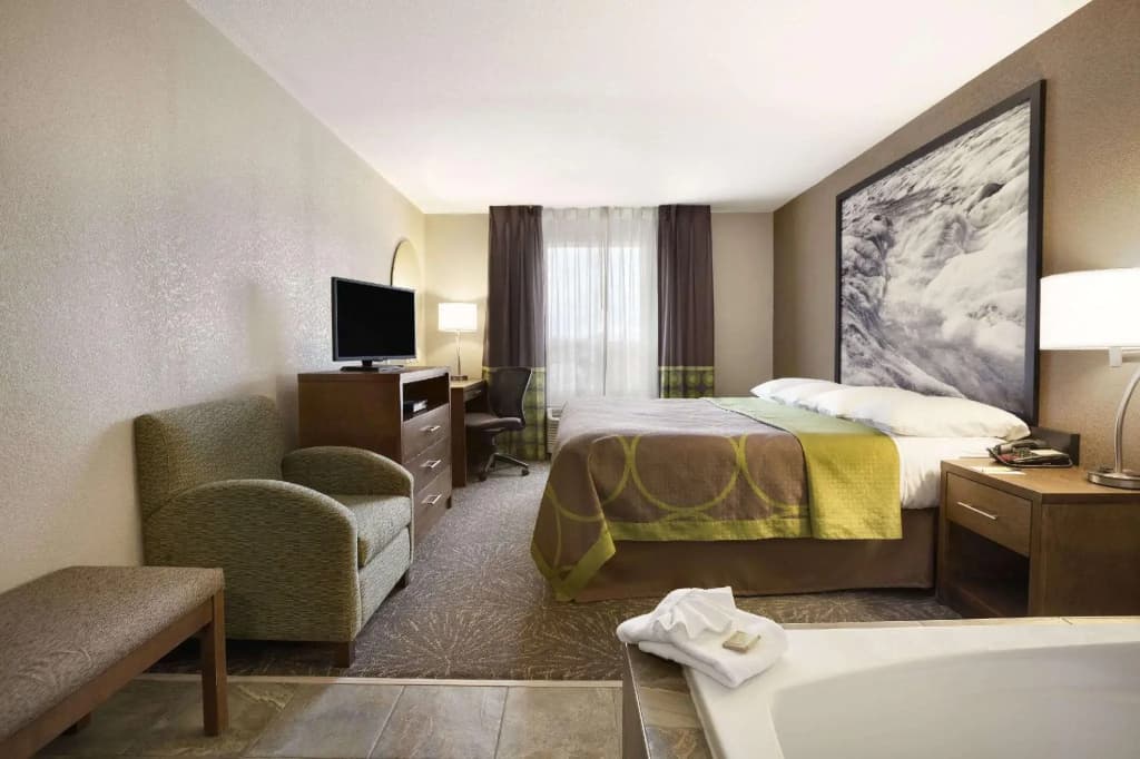 Double Suite full double bed