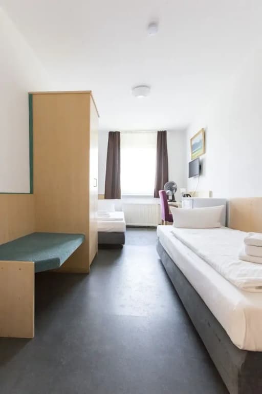 Economy Double room with city view twin beds
