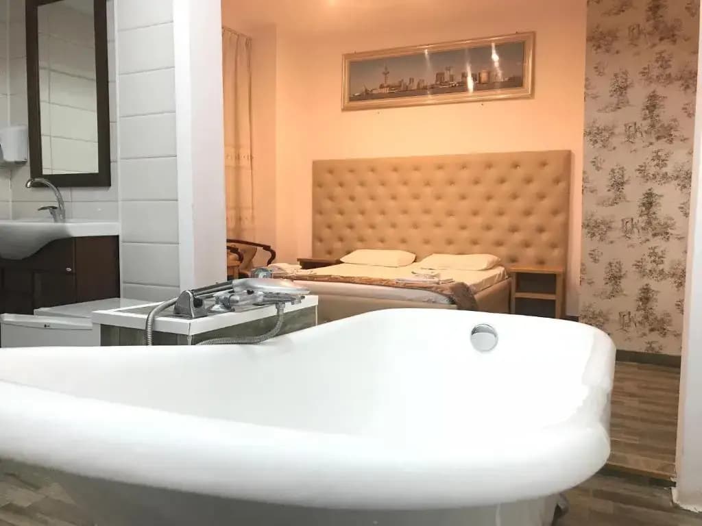 Deluxe Double room full double bed