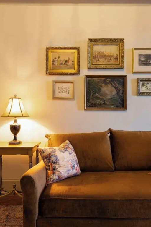 Double Suite with city view full double bed