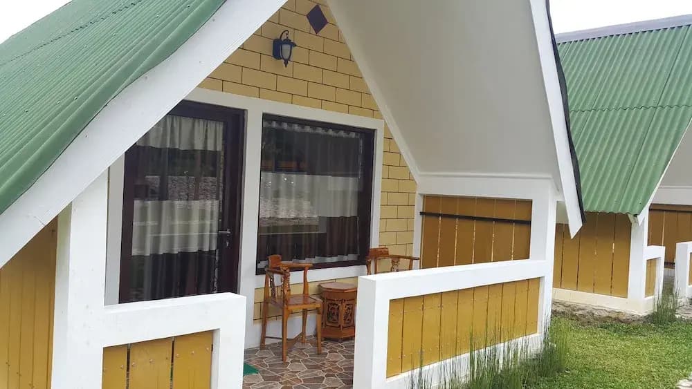 Deluxe Double room with mountain view full double bed