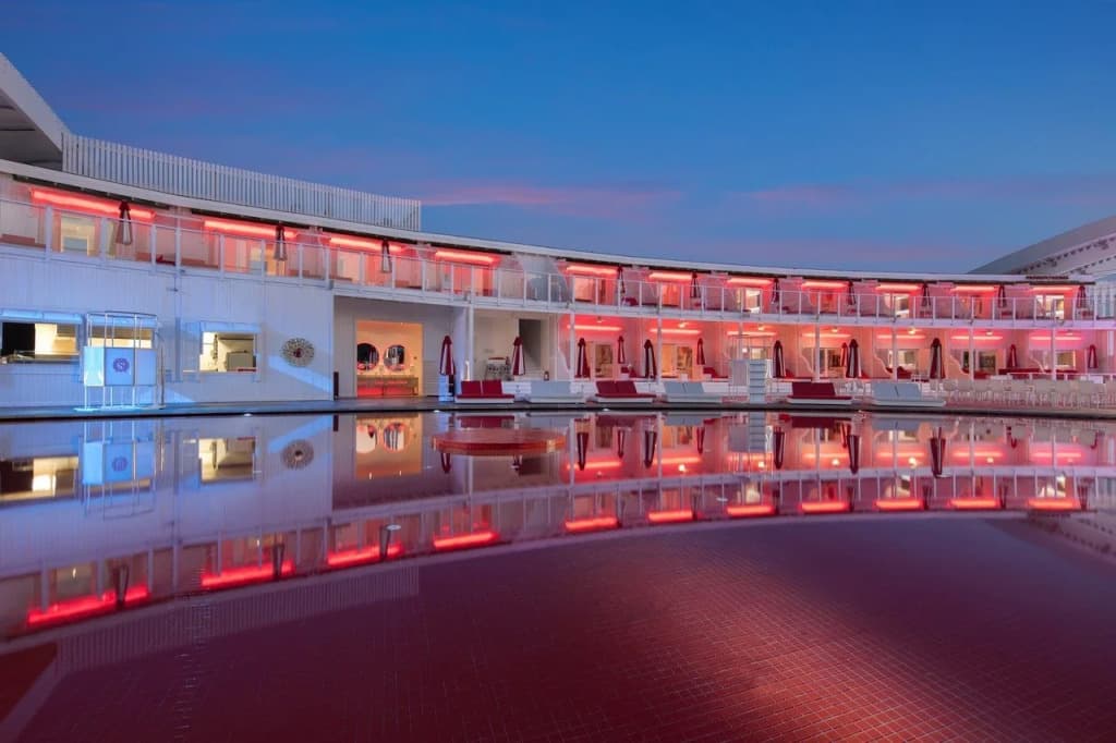 Hotel photo 1