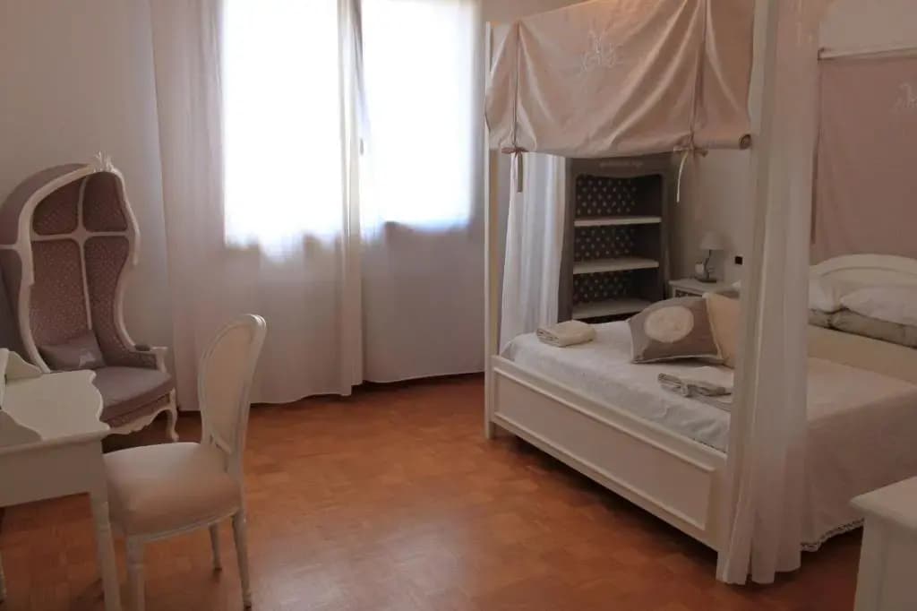 3 Bedrooms Cottage