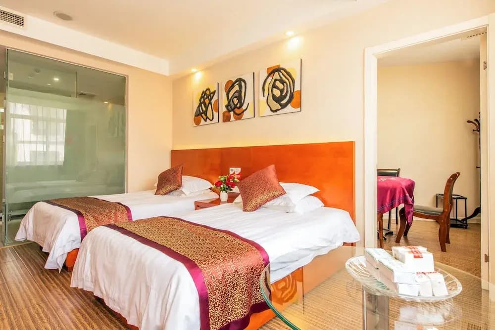 Deluxe Suite