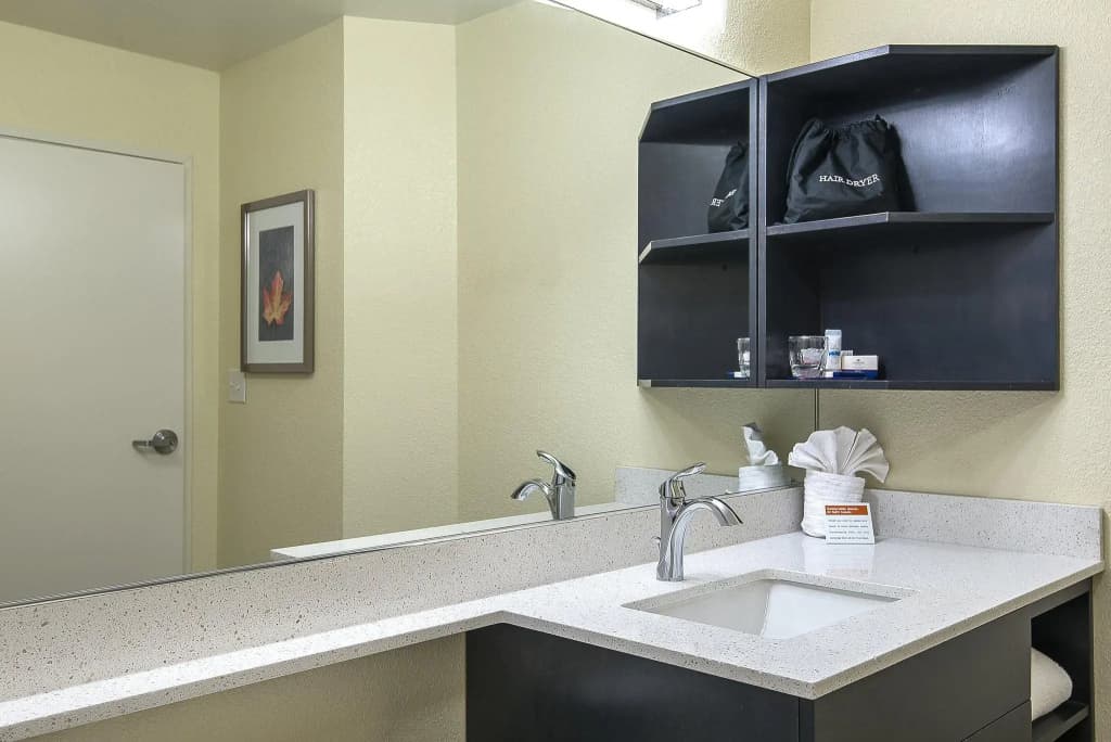 Double Suite full double bed