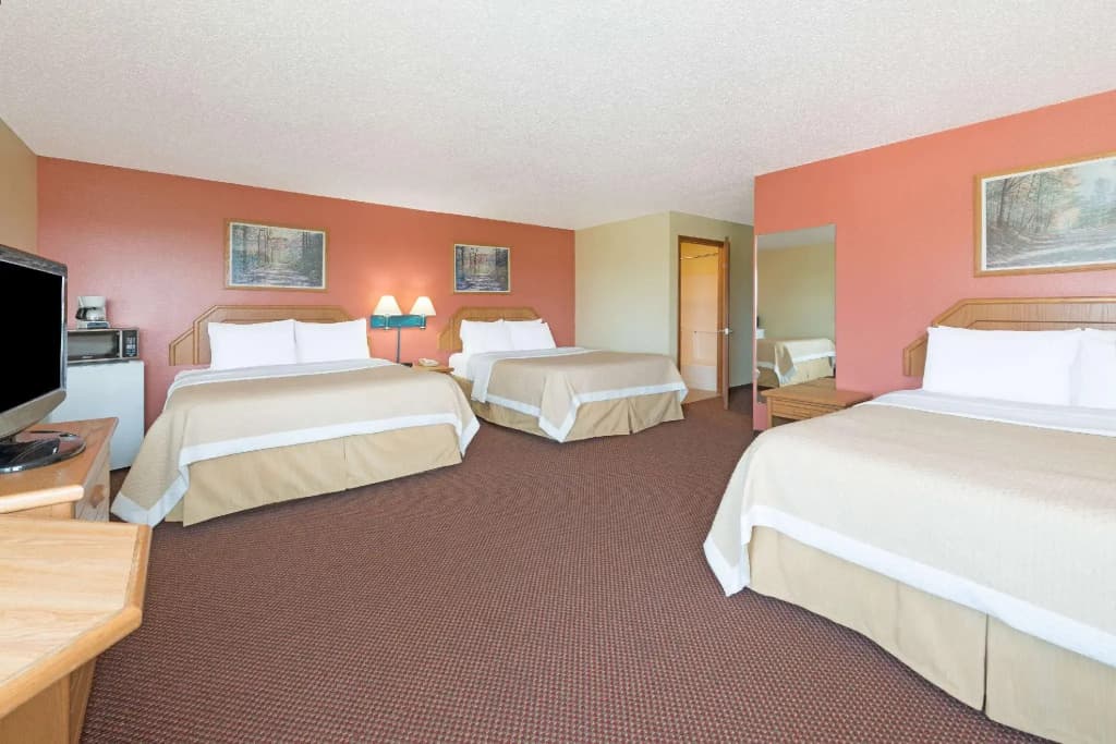 Sextuple Suite