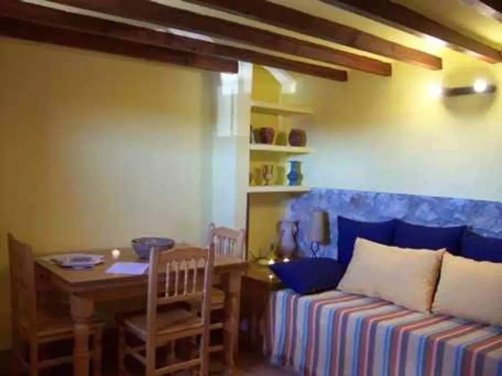 3 Bedrooms Apartment