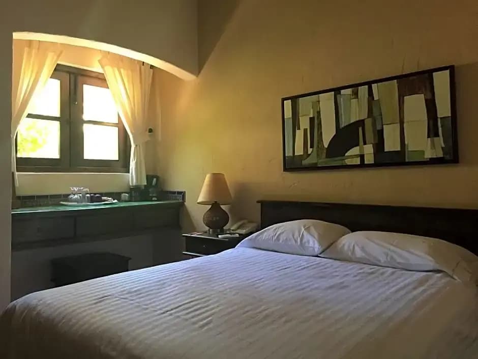 Double Suite full double bed