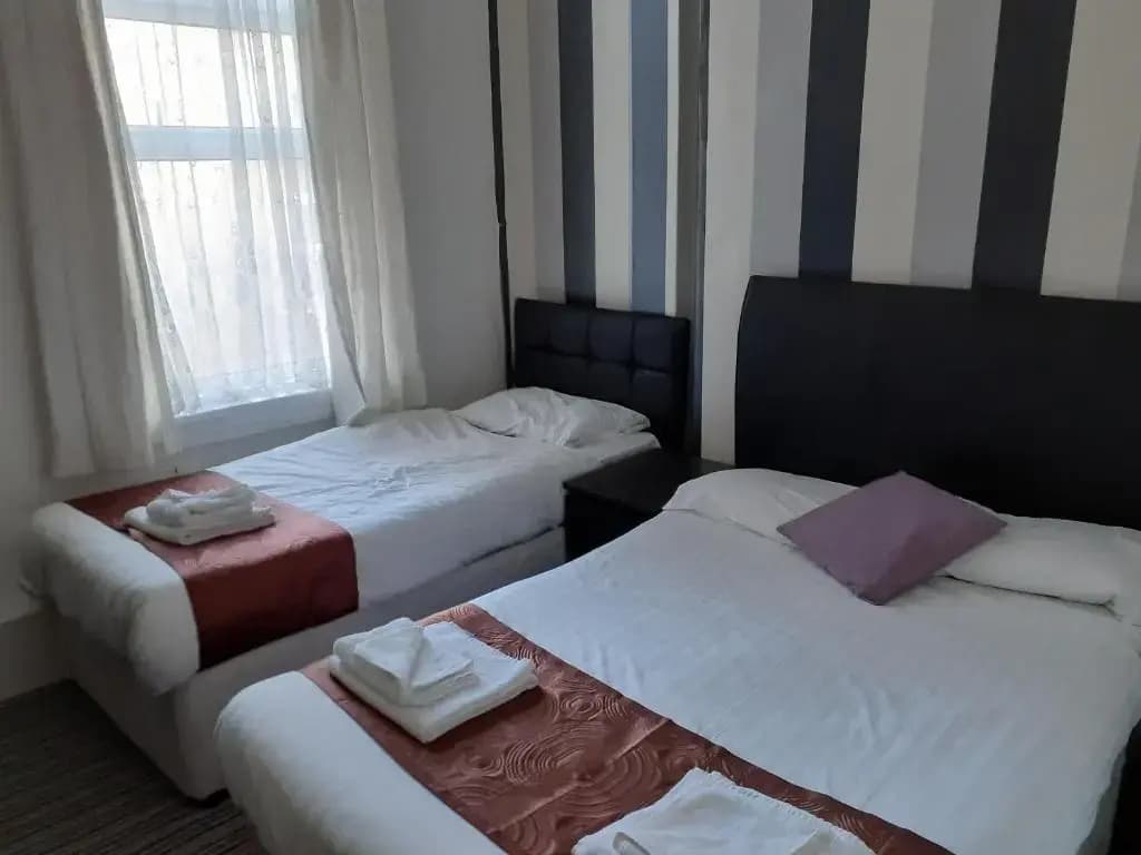 Standard Triple room