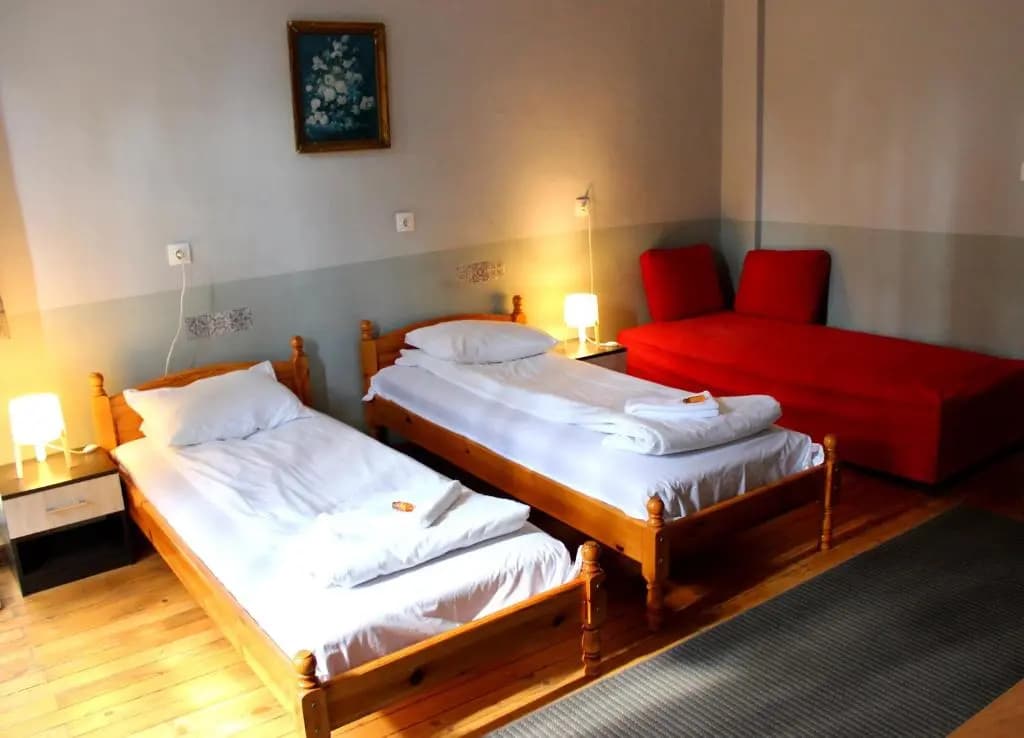 Standard Triple room