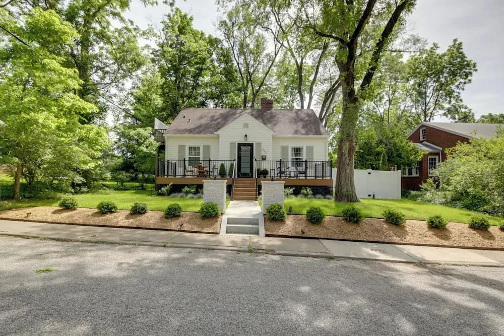 3 Bedrooms Cottage with balcony