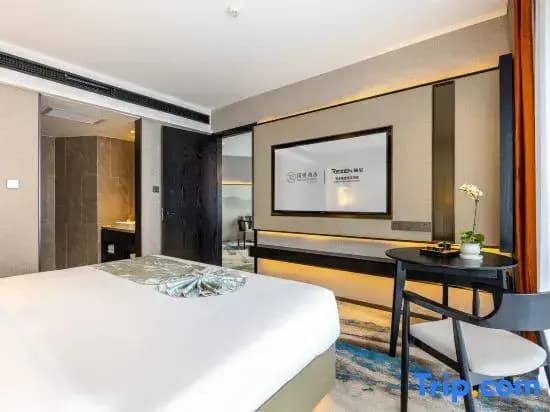 Luxury Suite