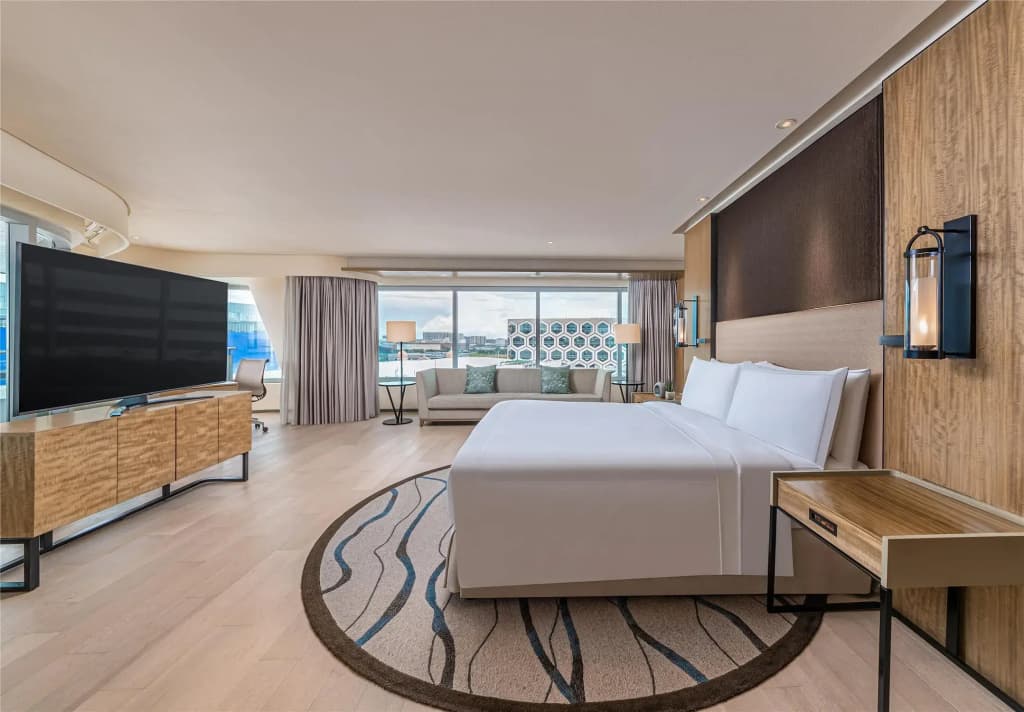 2 Bedrooms Ambassador Suite with balcony