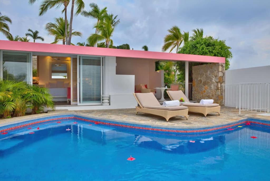 Private Pool Double Master Suite full double bed