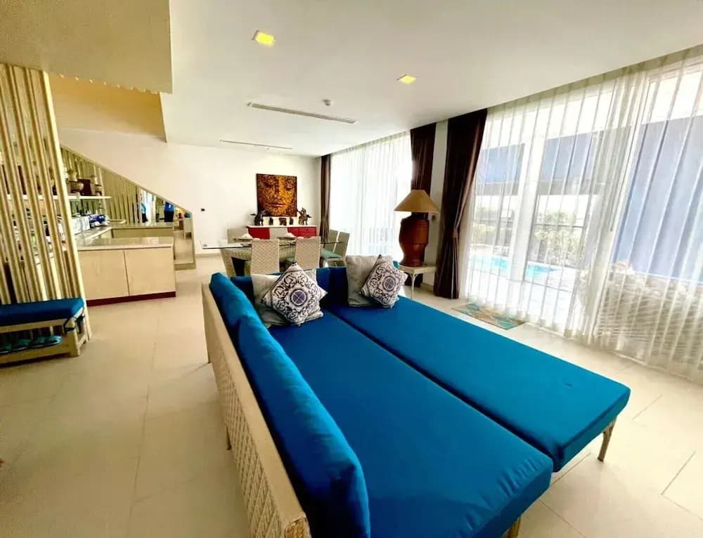 Grand Villa with balcony and beachfront