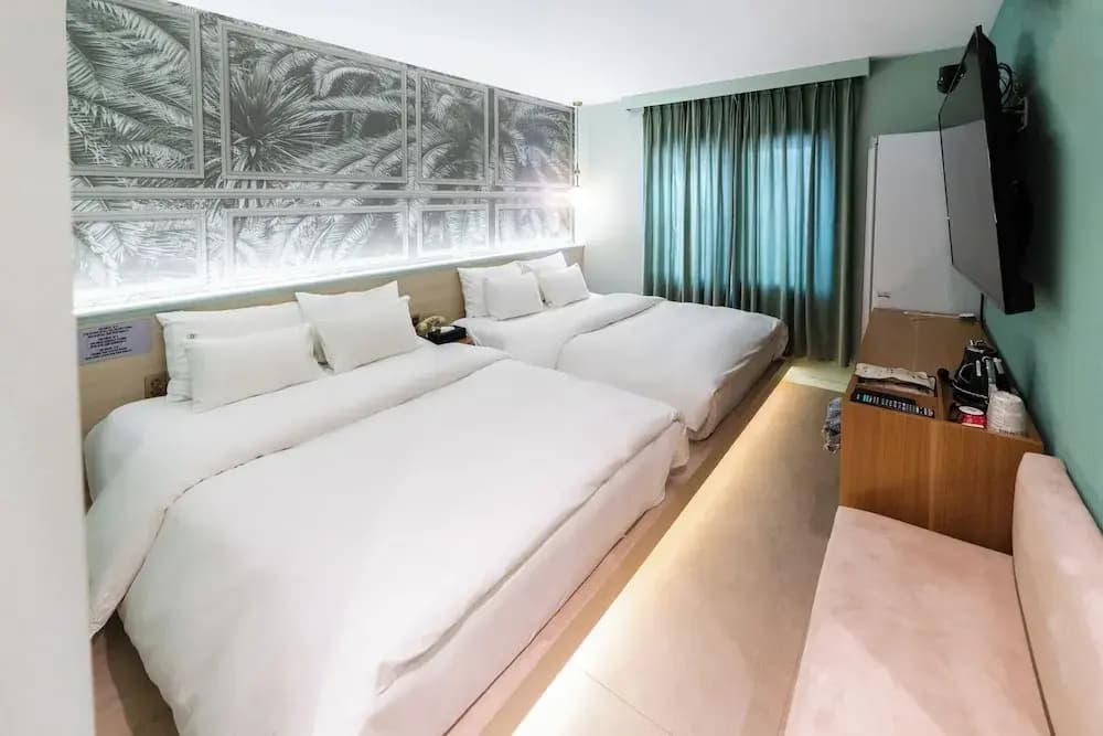 Luxury Quadruple room with park view