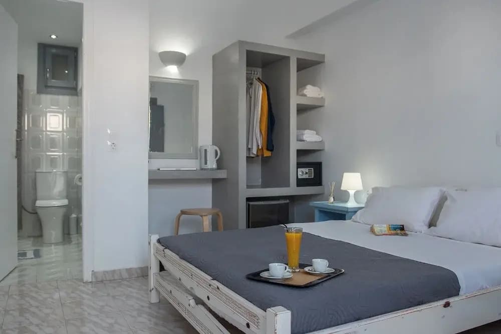 Economy room