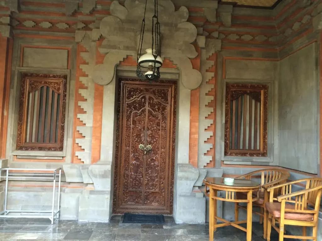 Economy room