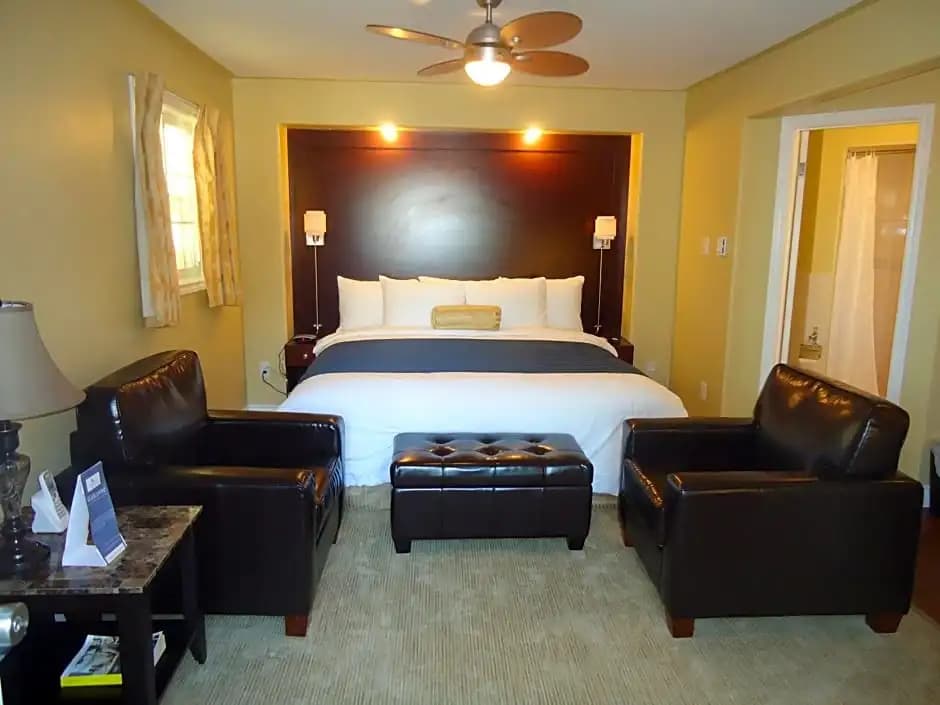 Double Suite with balcony and with lake view full double bed