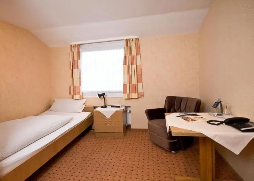 Economy room
