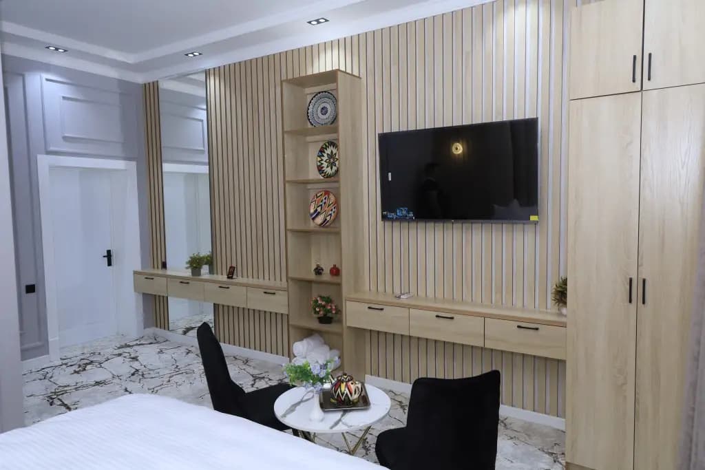 1 Bedroom Suite