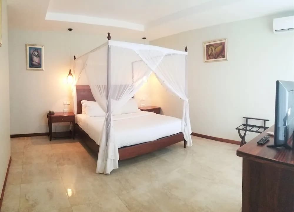 3 Bedrooms Villa with balcony
