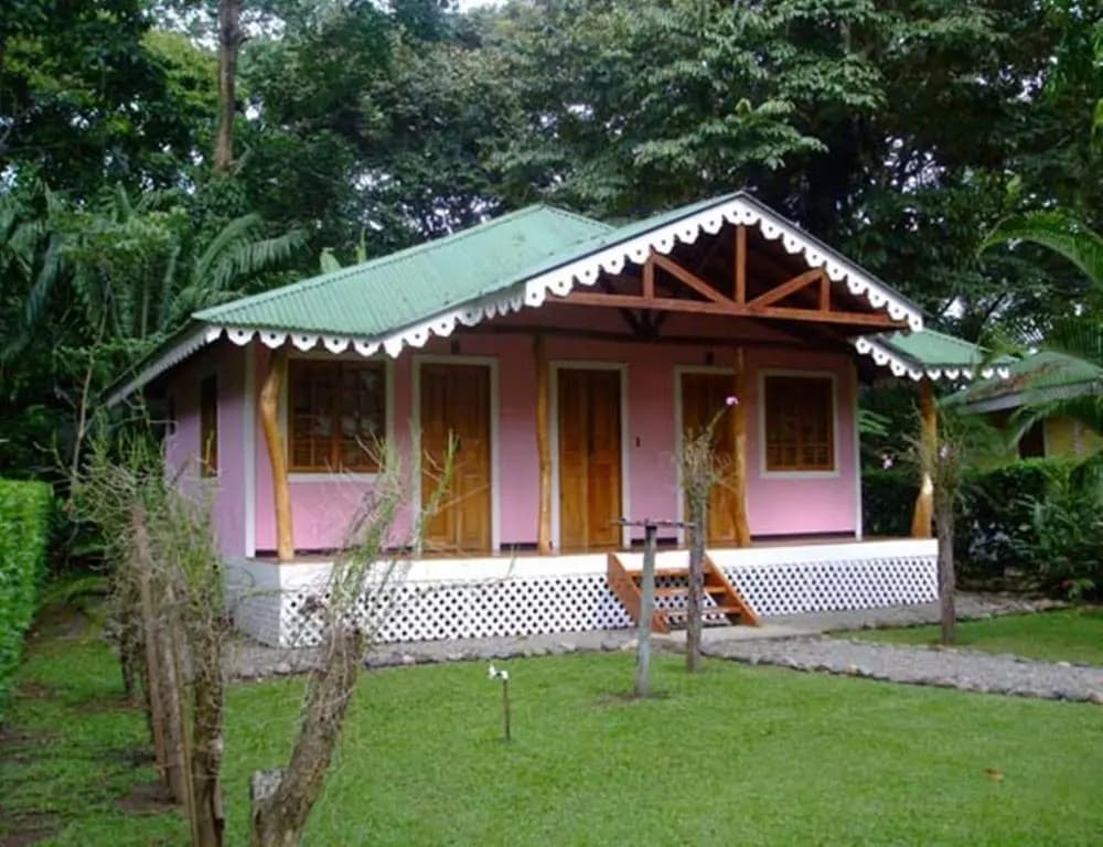 2 Bedrooms Cottage