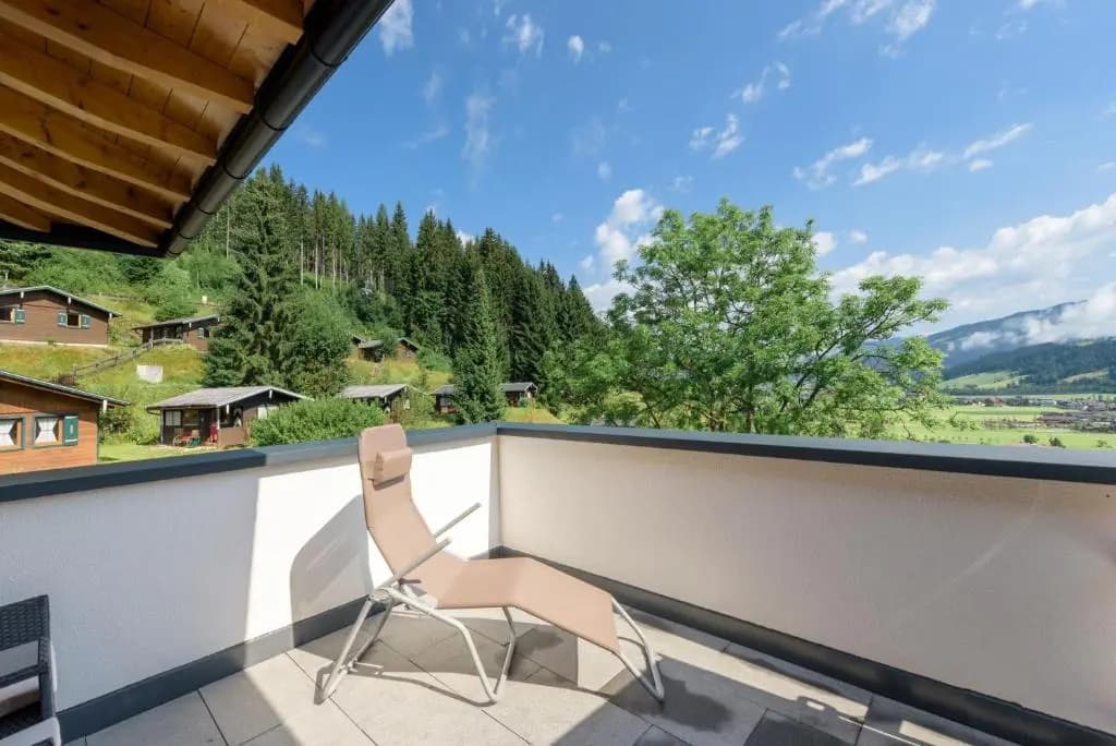 3 Bedrooms Apartment