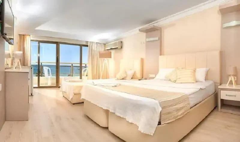 Standard Double room with balcony and with sea view full double bed
