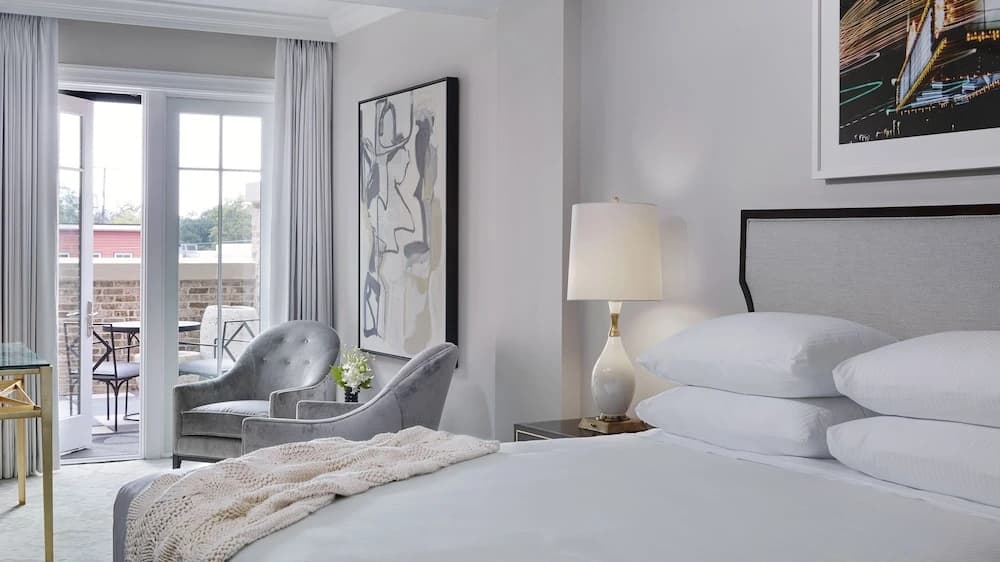 Deluxe Double Suite full double bed
