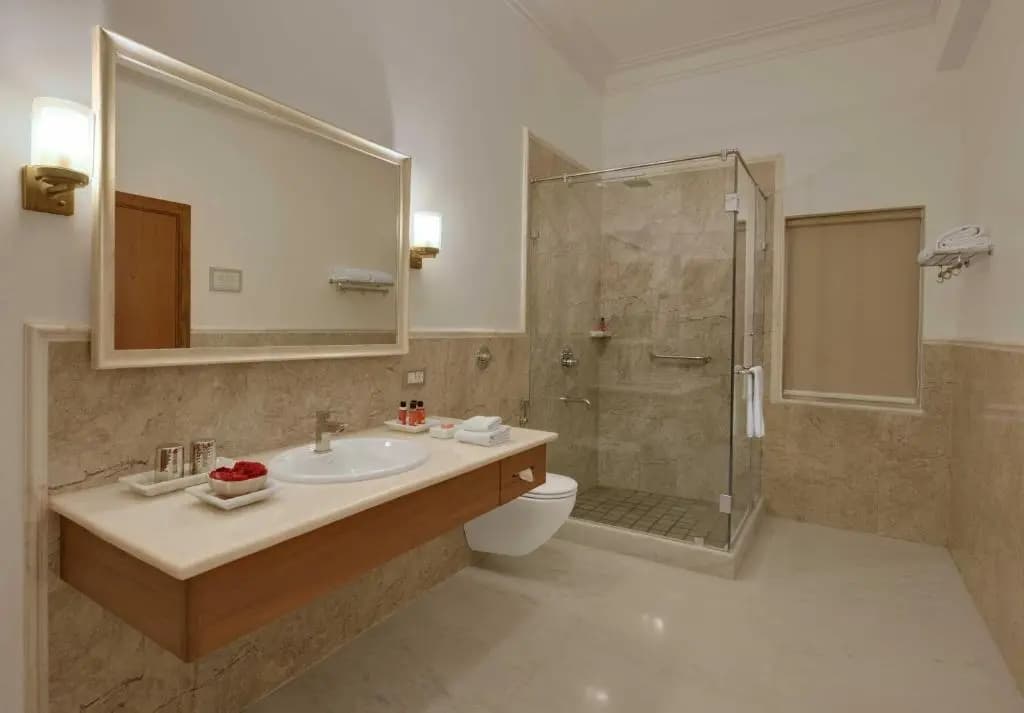 Standard room with pool view
