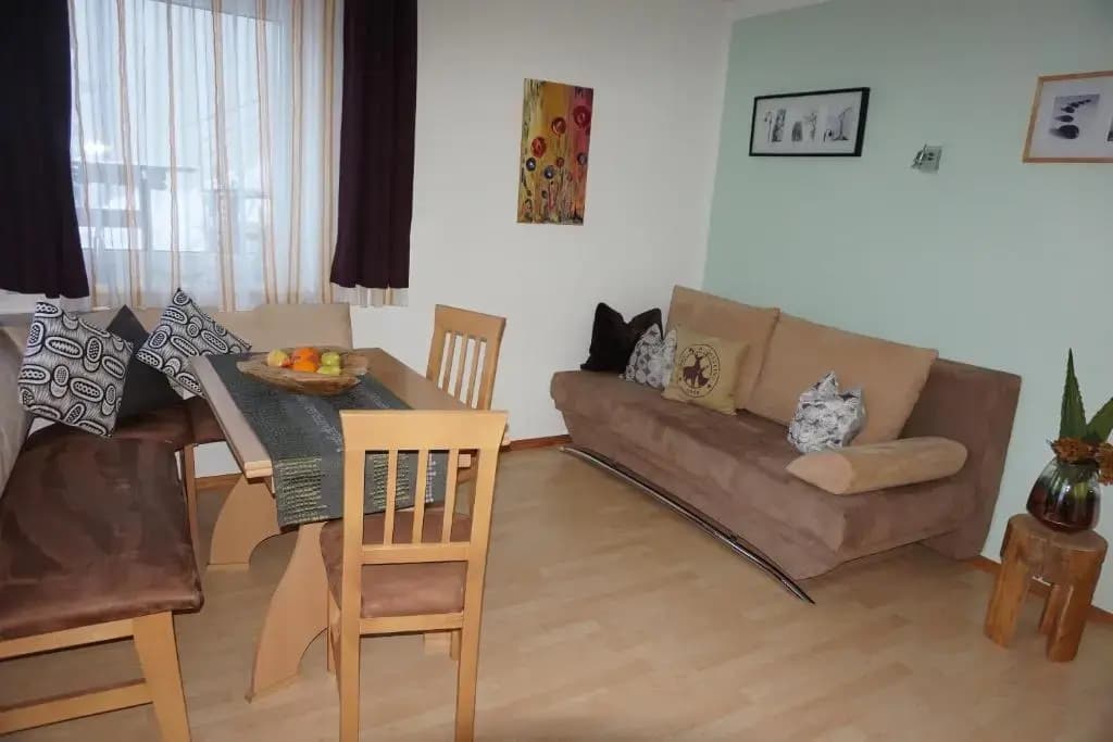 2 Bedrooms Apartment