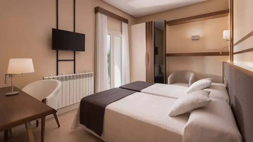 Deluxe Double room twin beds