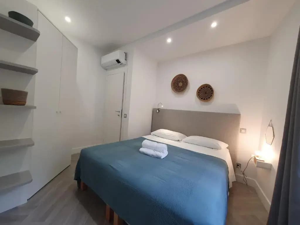3 Bedrooms Apartment